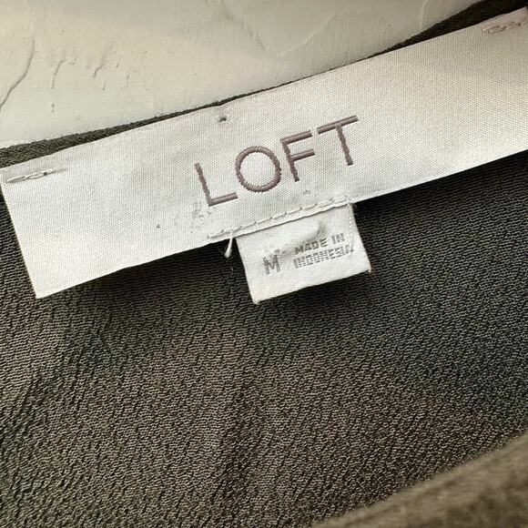 LOFT | Olive Green Flutter Sleeve Blouson Hem Top | Medium - Picture 6 of 7